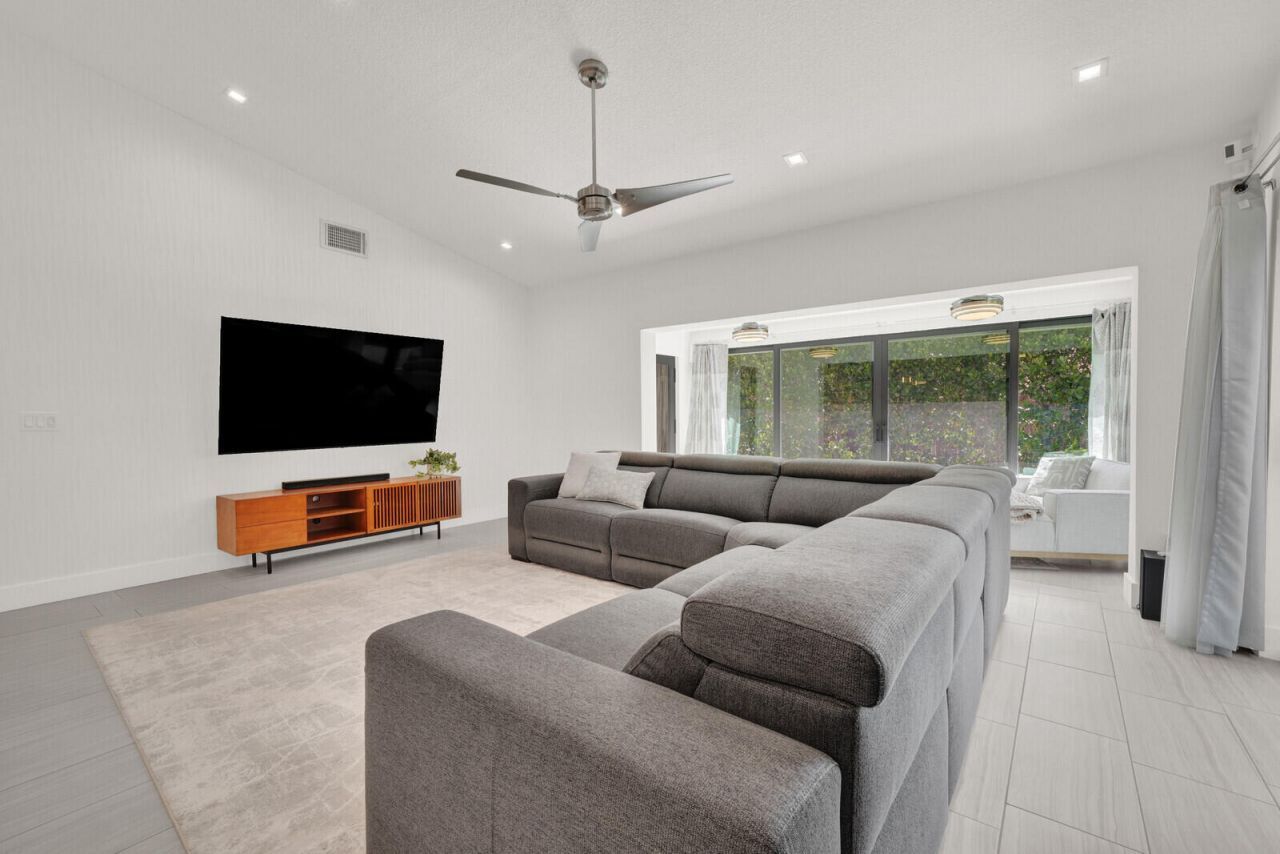 1725 NW 22nd Avenue, Delray Beach, FL 33445 Photo