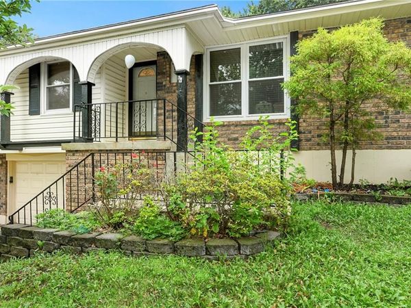16505 Greenwald Drive, Belton, MO 64012