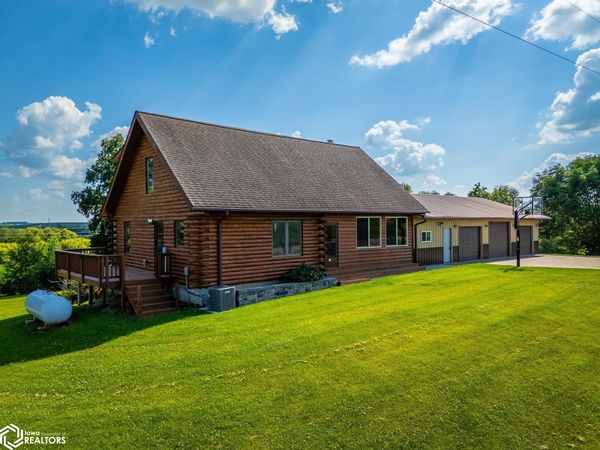 1802 220Th Street, State Center, IA 50247