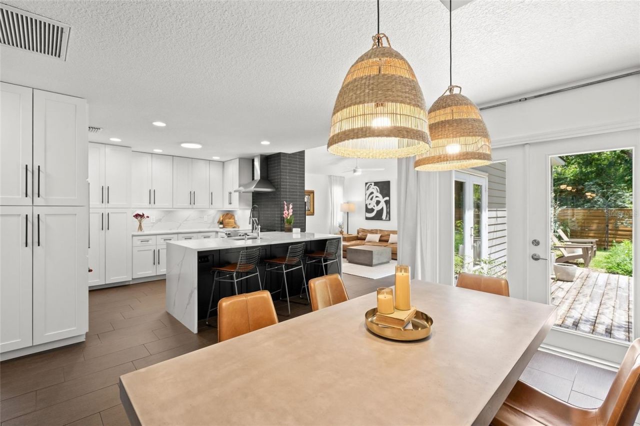 319 Bearded Oaks Circle, Sarasota, FL 34232 Photo