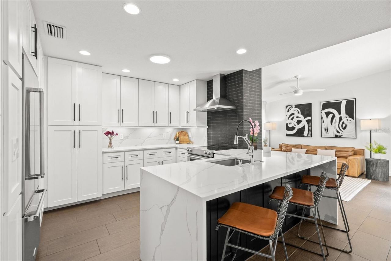 319 Bearded Oaks Circle, Sarasota, FL 34232 Photo