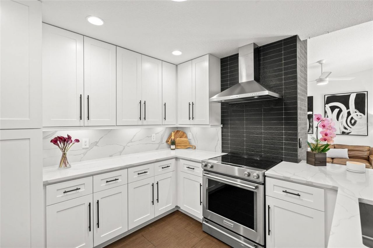 319 Bearded Oaks Circle, Sarasota, FL 34232 Photo