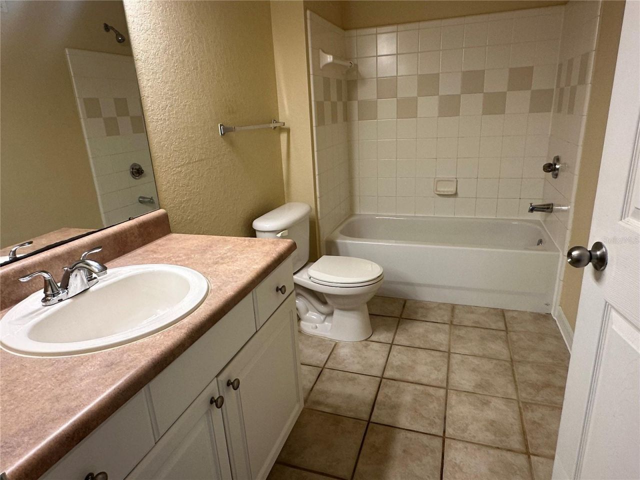 5591 Rosehill Road, Unit 104, Sarasota, FL 34233 Photo