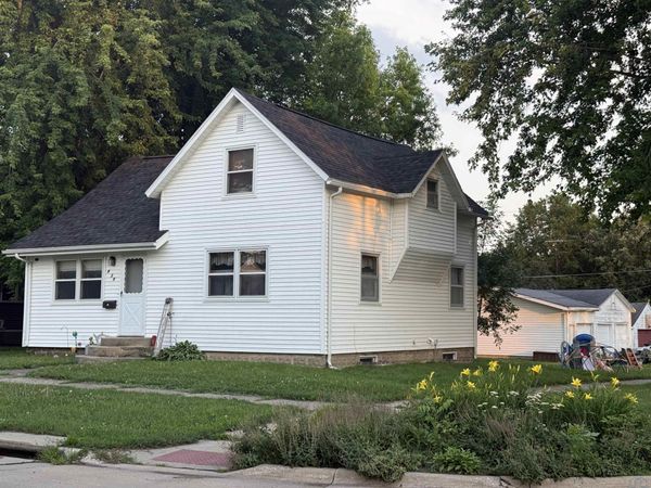 819 W CHERRY ST, Cherokee, IA 51012