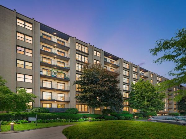 4601 W Touhy Avenue, Unit 408, Lincolnwood, IL 60712