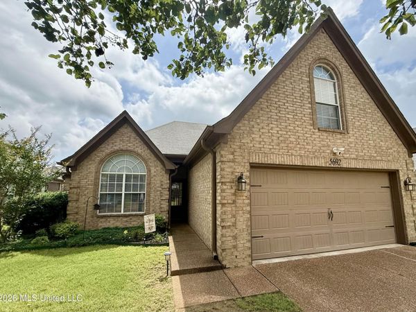 5692 E Bedford Loop, Southaven, MS 38672