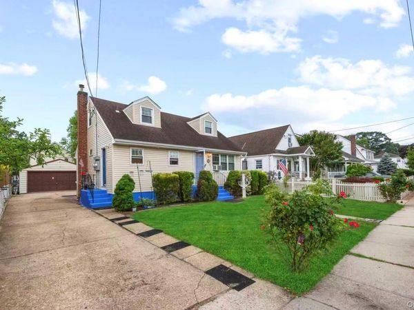 68 Shipherd Avenue , Lynbrook, NY 11563
