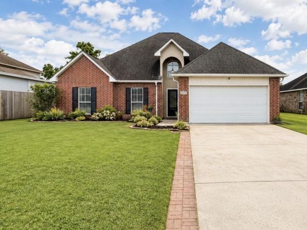 5196 Hemingway Dr, Darrow, LA 70725