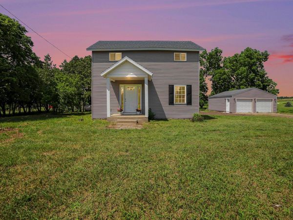 910 W Bradshaw Road, Scottville, MI 49454