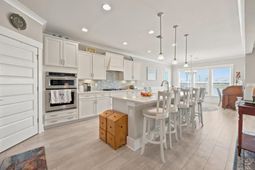 1200 Arezzo Ave. photo 4
