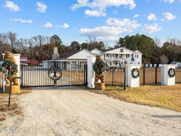 490 Whitehouse Fork Road, Peletier, NC 28584