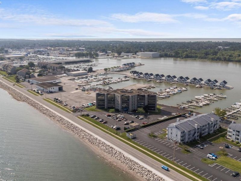 711 W Lakeshore Drive, Unit 203, Port Clinton, OH 43452 Photo 26