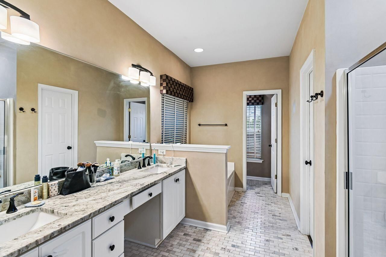 2012 Andover Way Photo 25