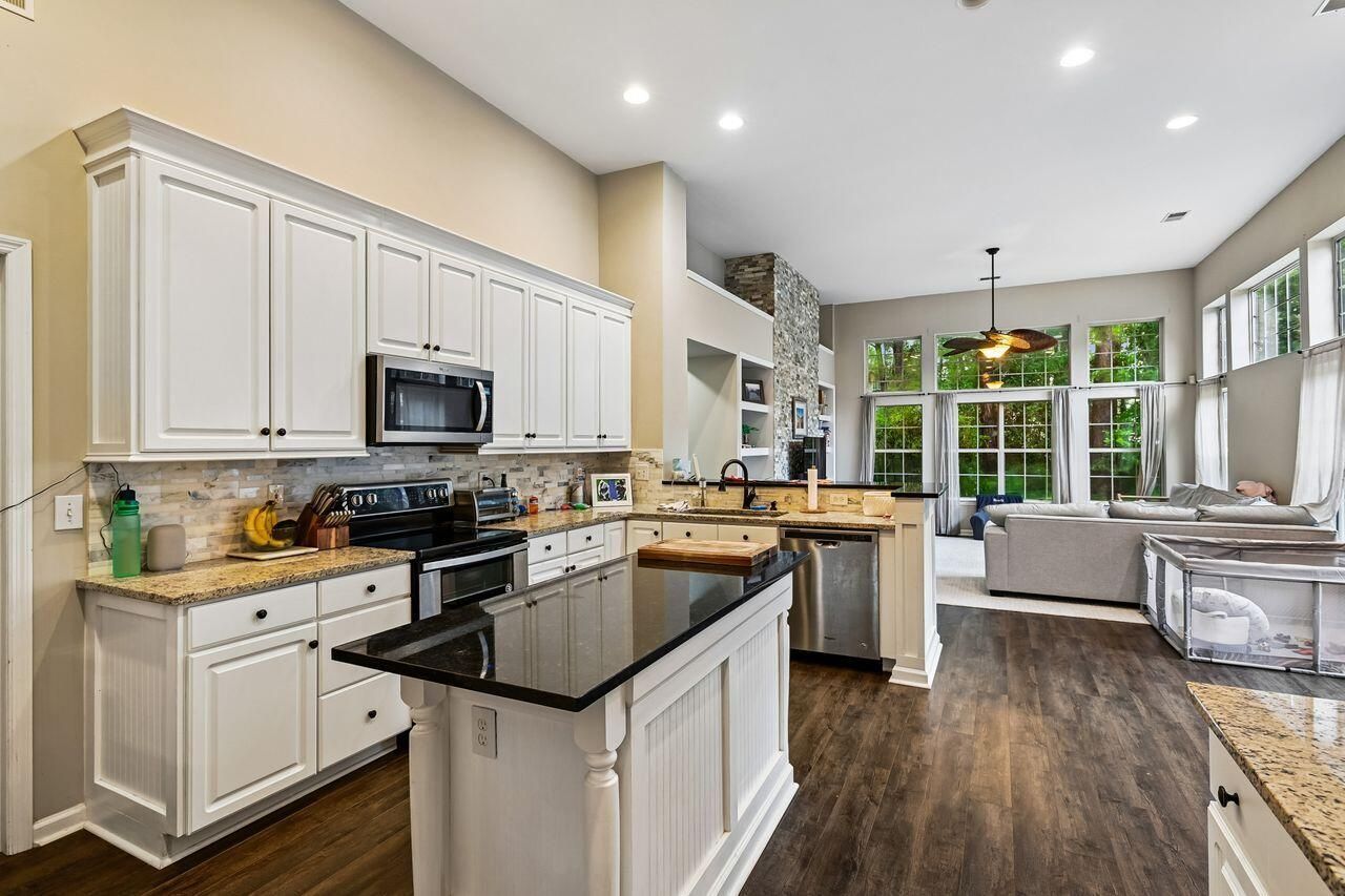 2012 Andover Way Photo 5