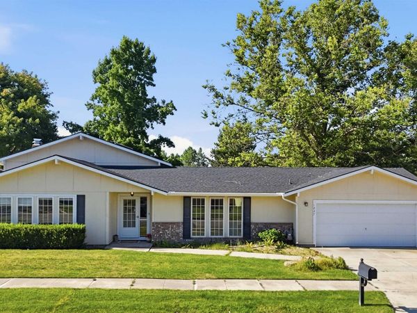 1237 E Cerramar Ct, Eagle, ID 83616
