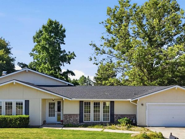 1237 E Cerramar Ct, Eagle, ID 83616