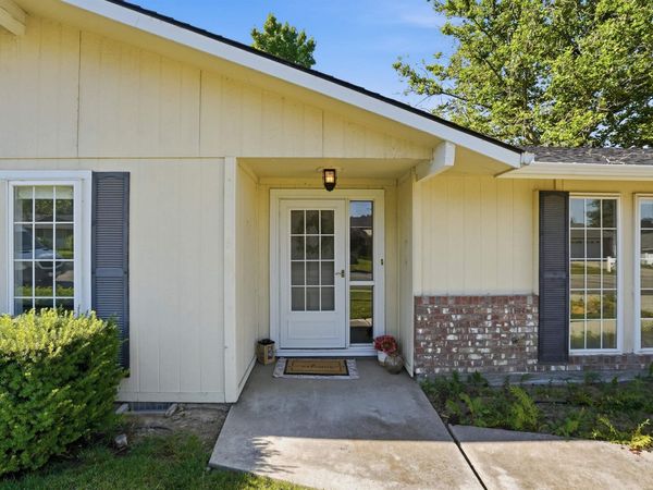 1237 E Cerramar Ct, Eagle, ID 83616