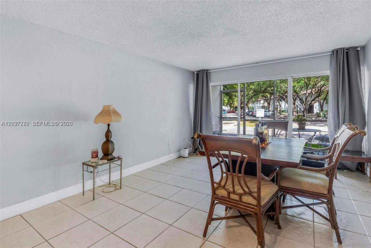 4235 N University Dr , Unit 115, Sunrise, FL 33351 Photo