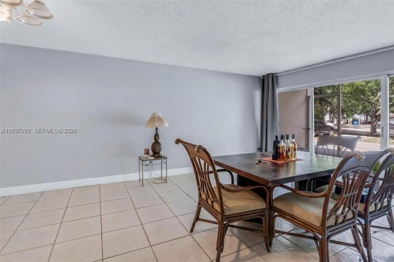 4235 N University Dr , Unit 115, Sunrise, FL 33351 Photo