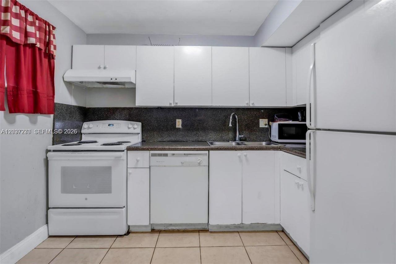 4235 N University Dr , Unit 115, Sunrise, FL 33351 Photo