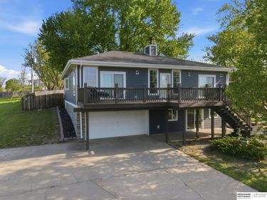 1702 Dunbar Drive, Plattsmouth, NE 68048