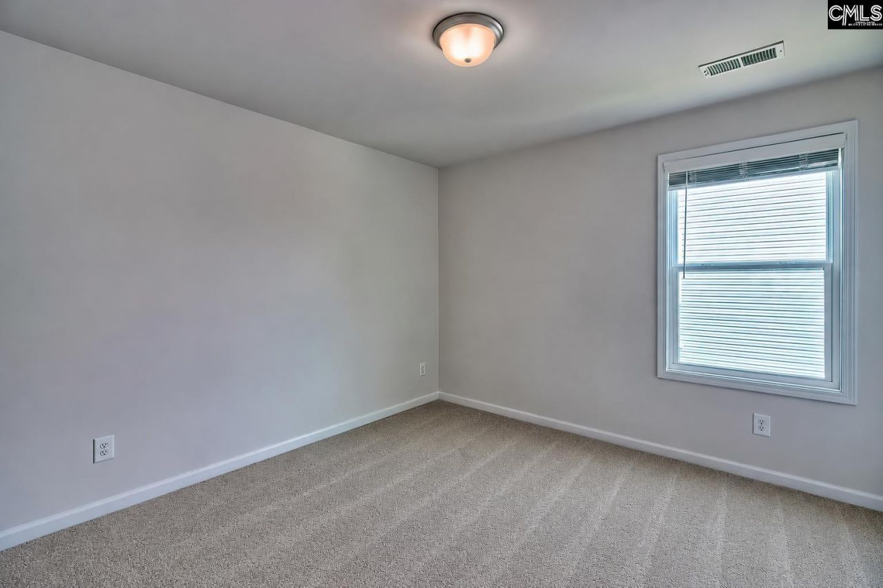 212 Savannah Wood Road Photo 9