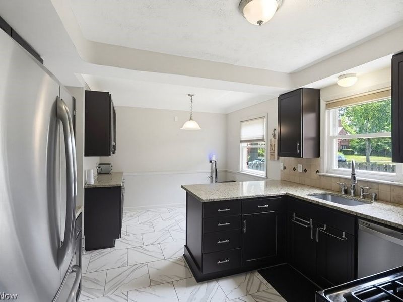 3890 Bethany Road, Cleveland, OH 44118 Photo 3