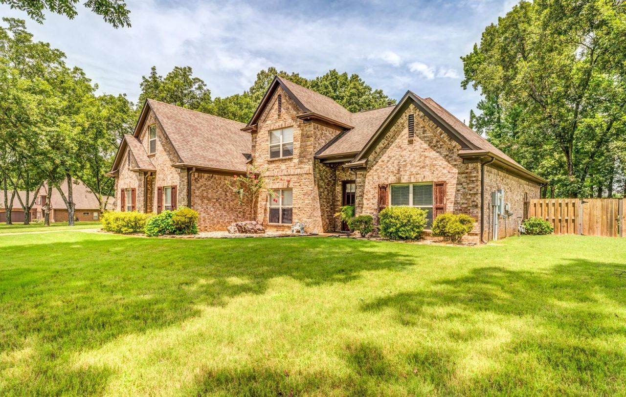 62 PLANTERS GROVE TRL Brighton, TN 38011