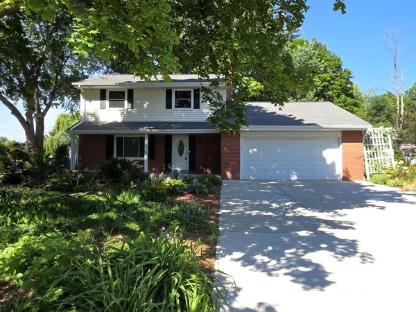 W174N7505 Joanne Dr, Menomonee Falls, WI 53051
