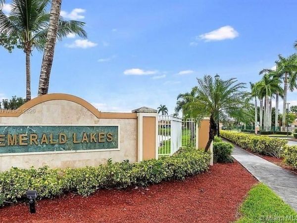 14758 SW 9th Ln , Miami, FL 33194