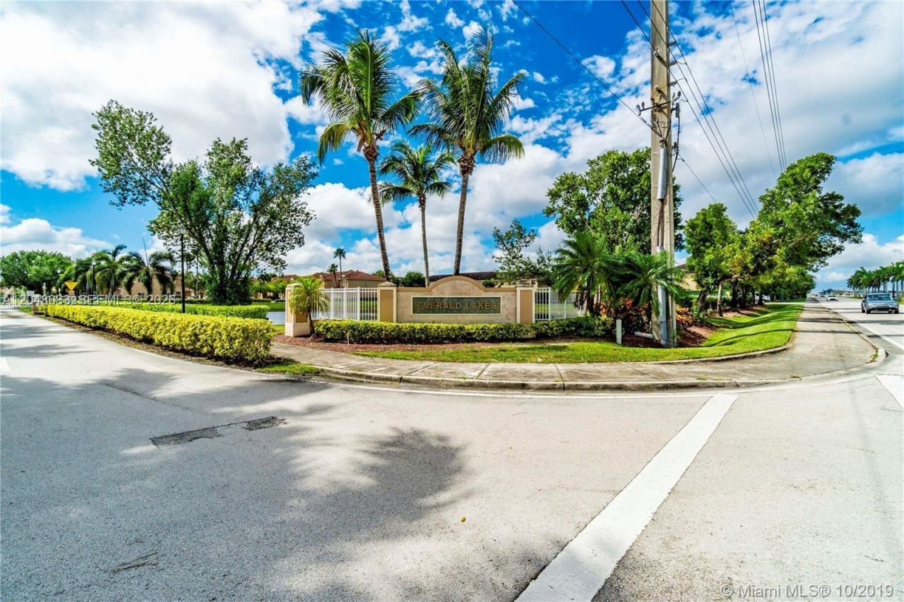 14758 SW 9th Ln, Miami, FL 33194 Photo