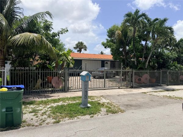 17935 NW 48th Ct , Miami Gardens, FL 33055