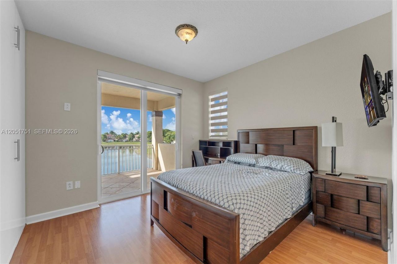 16237 SW 44th Ter , Miami, FL 33185 Photo