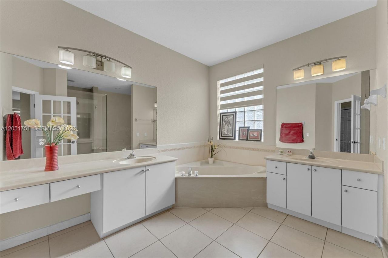 16237 SW 44th Ter , Miami, FL 33185 Photo