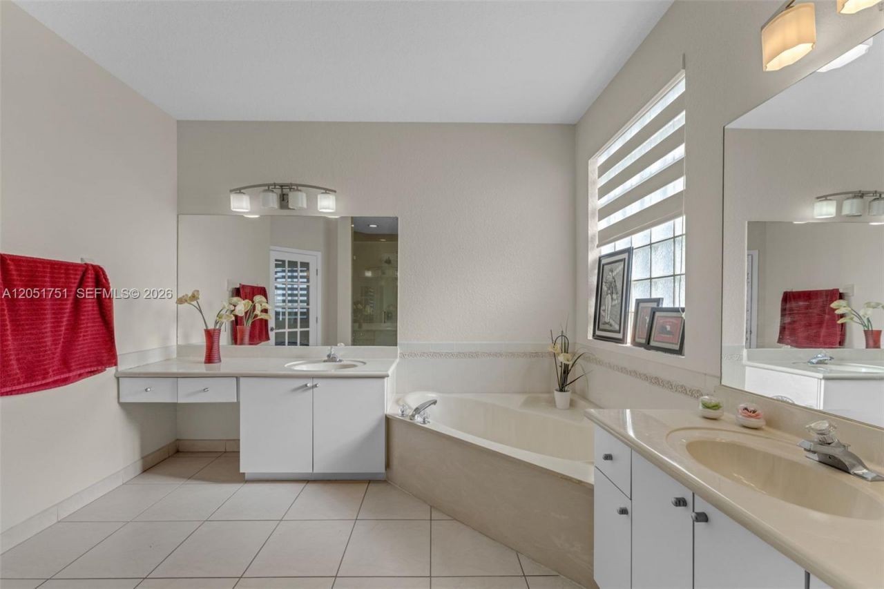 16237 SW 44th Ter , Miami, FL 33185 Photo