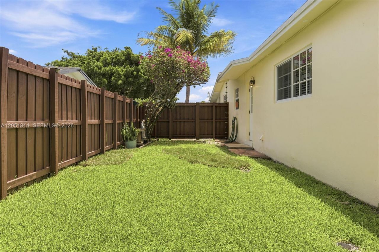 1700 N Park Rd , Hollywood, FL 33021 Photo