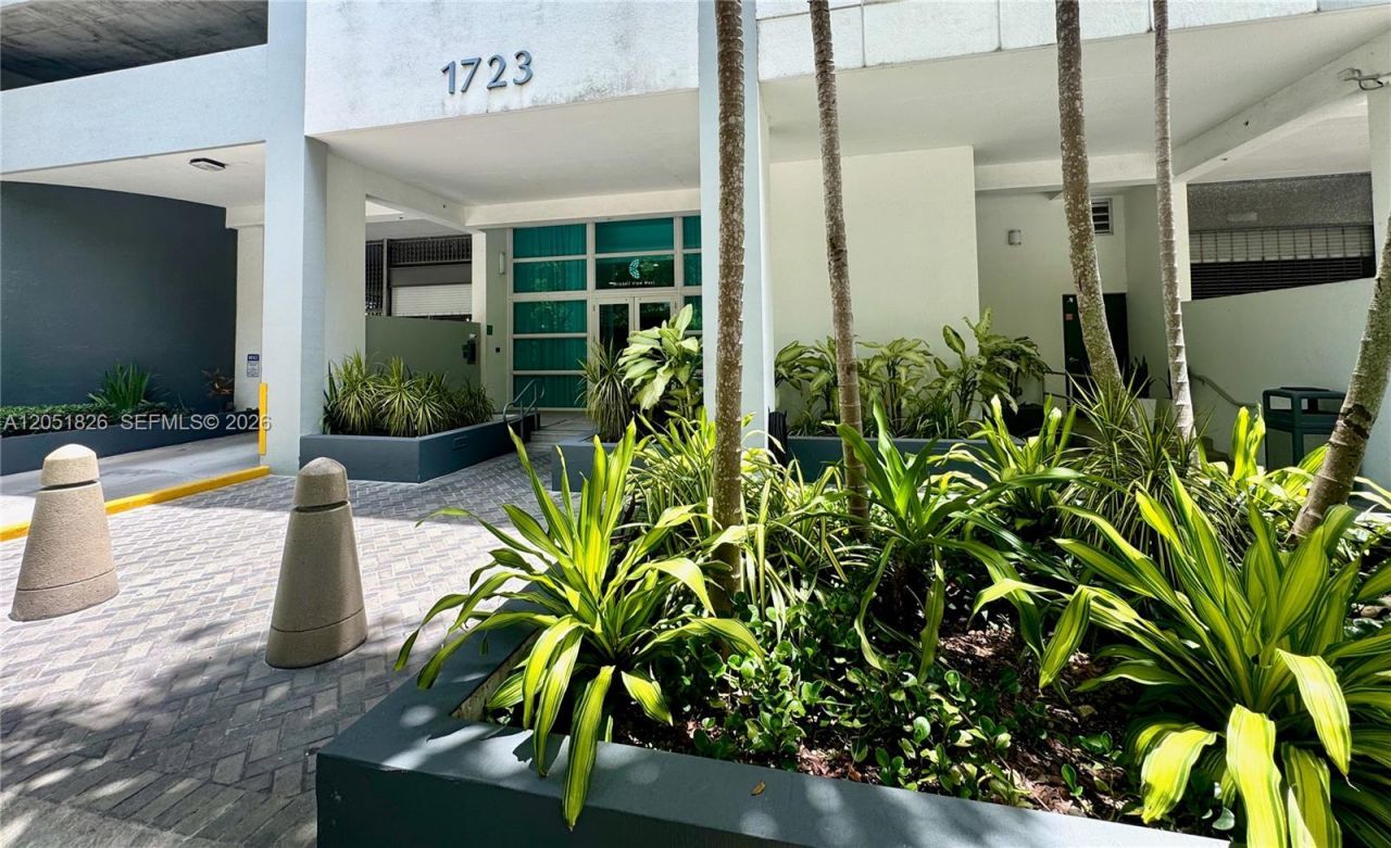 1723 SW 2nd Ave, Unit 704, Miami, FL 33129 Photo