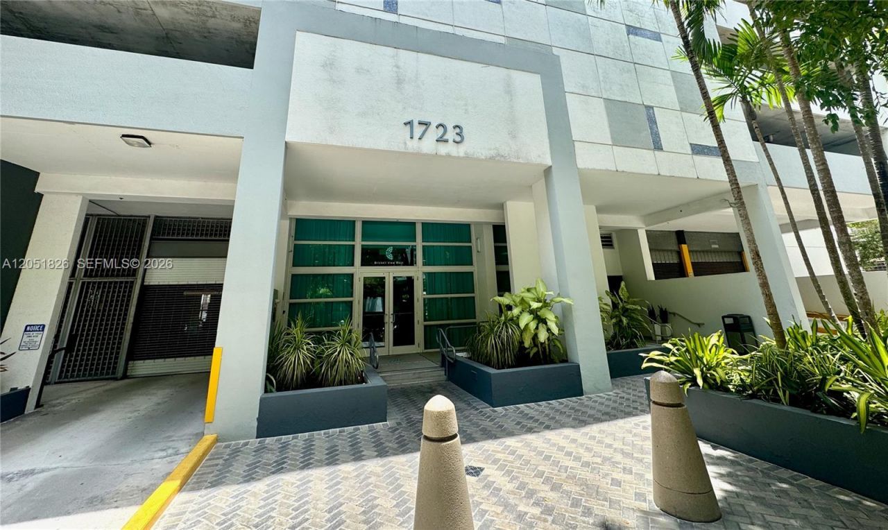 1723 SW 2nd Ave, Unit 704, Miami, FL 33129 Photo
