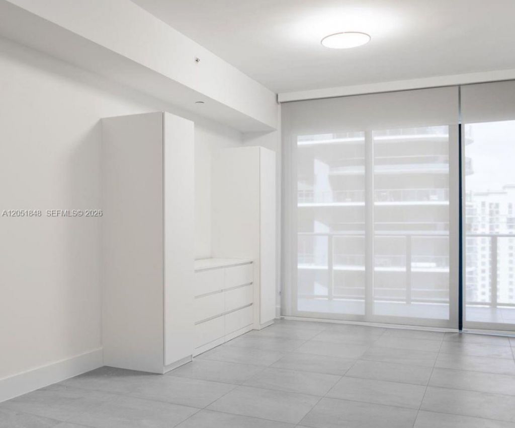 1010 Brickell Ave, Unit 3210, Miami, FL 33131 Photo