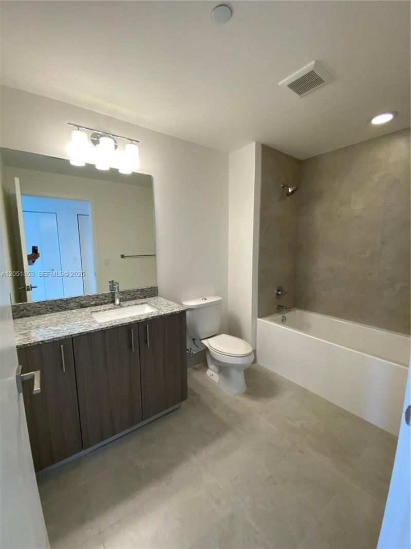 5350 NW 84th Ave , Unit 706, Doral, FL 33166 Photo