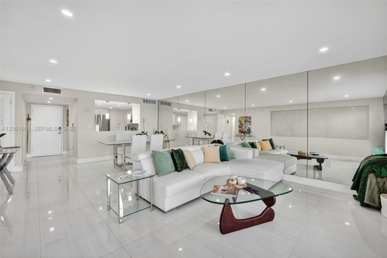 3000 E Sunrise Blvd, Unit 14C, Fort Lauderdale, FL 33304 Photo