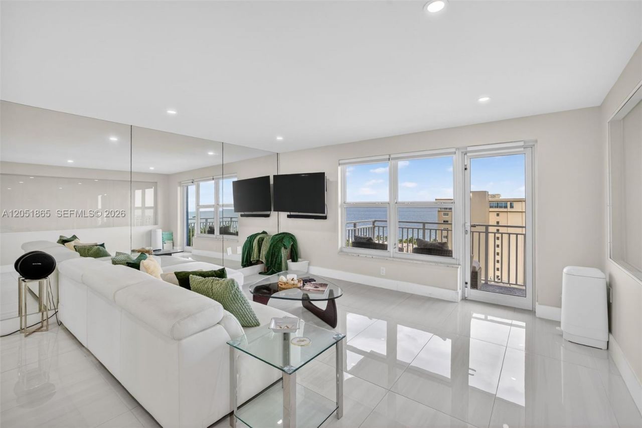3000 E Sunrise Blvd, Unit 14C, Fort Lauderdale, FL 33304 Photo