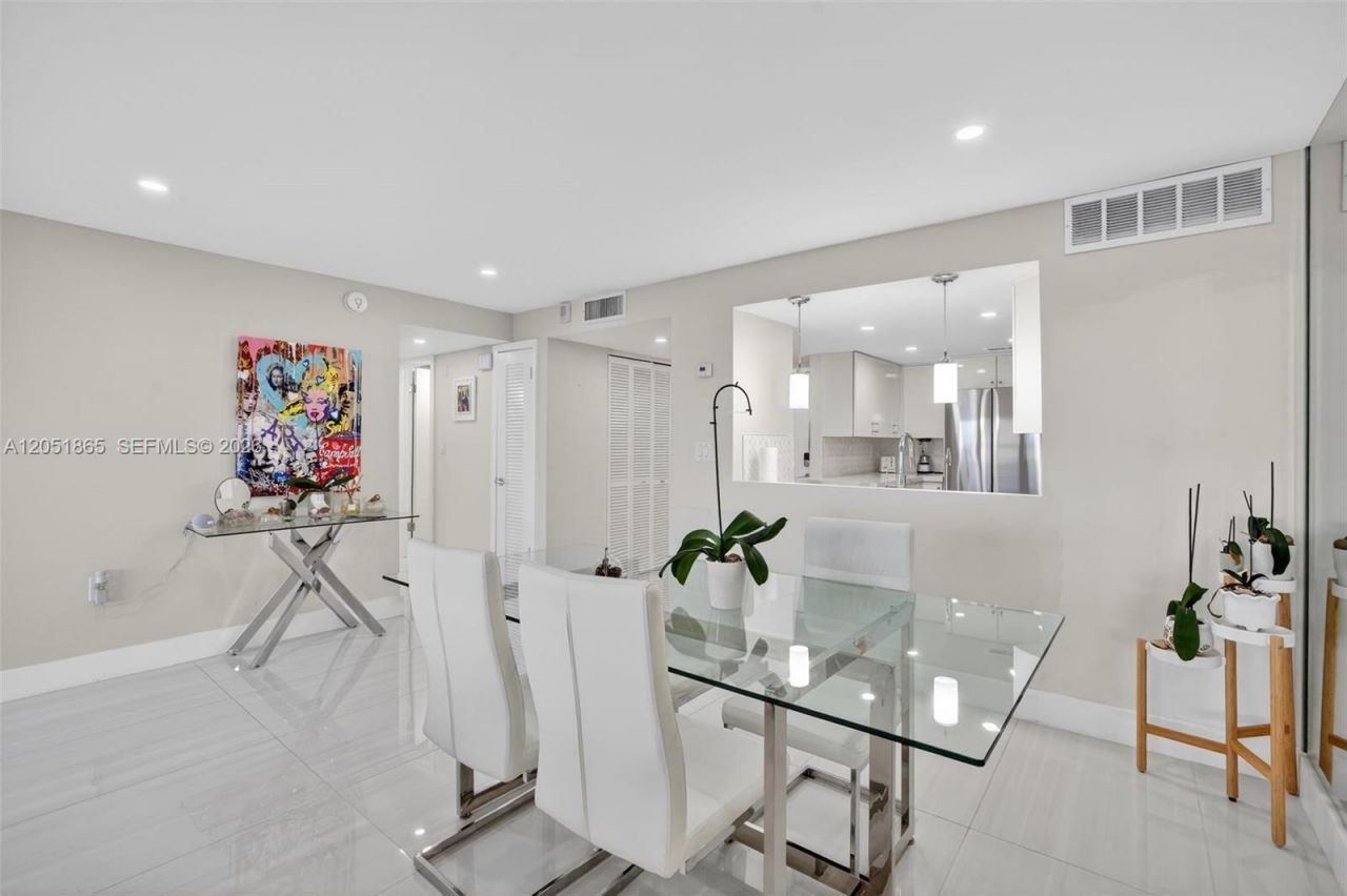 3000 E Sunrise Blvd, Unit 14C, Fort Lauderdale, FL 33304 Photo