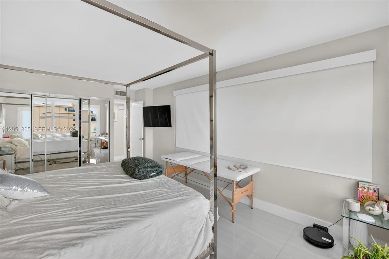 3000 E Sunrise Blvd, Unit 14C, Fort Lauderdale, FL 33304 Photo