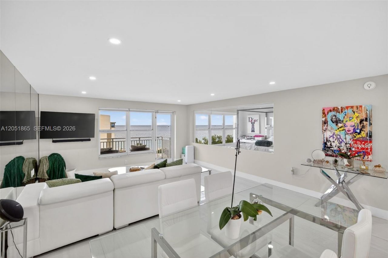3000 E Sunrise Blvd, Unit 14C, Fort Lauderdale, FL 33304 Photo