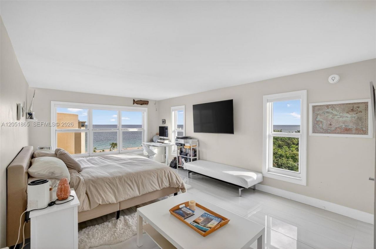 3000 E Sunrise Blvd, Unit 14C, Fort Lauderdale, FL 33304 Photo
