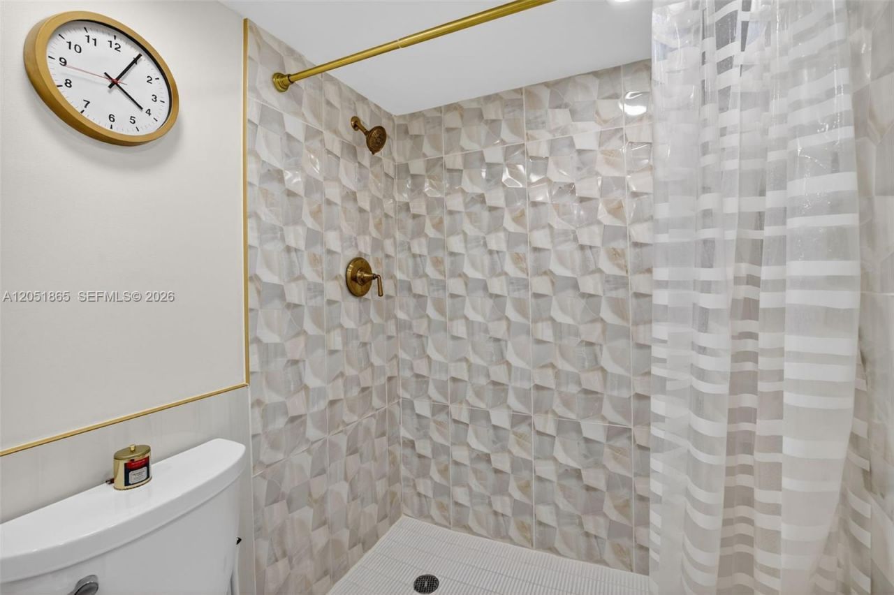 3000 E Sunrise Blvd, Unit 14C, Fort Lauderdale, FL 33304 Photo