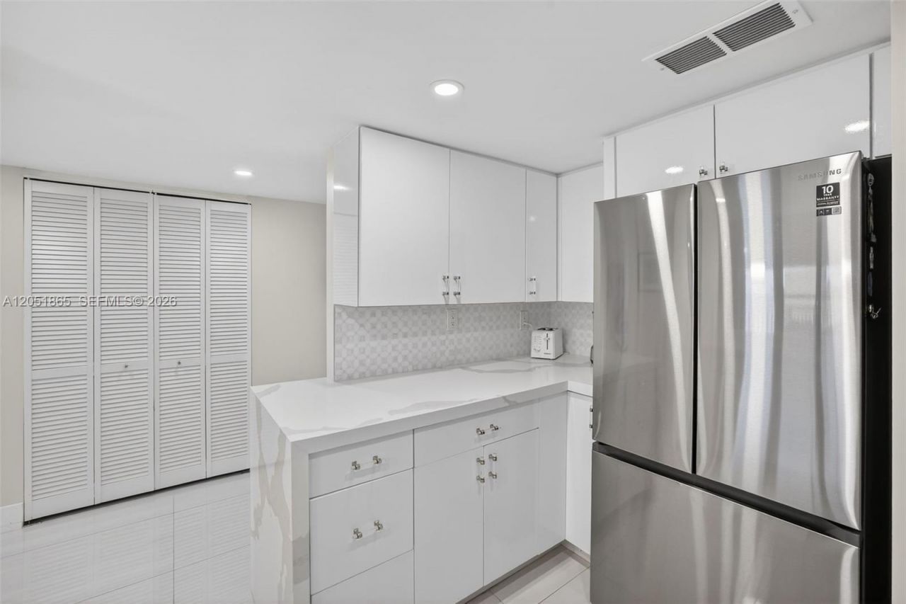 3000 E Sunrise Blvd, Unit 14C, Fort Lauderdale, FL 33304 Photo
