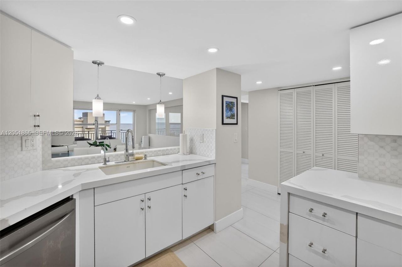 3000 E Sunrise Blvd, Unit 14C, Fort Lauderdale, FL 33304 Photo