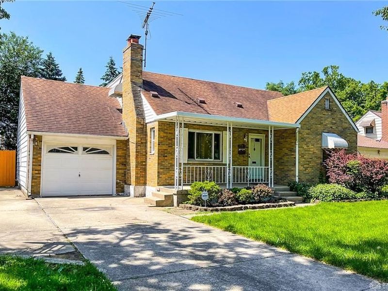 512 Carrlands Drive, Kettering, OH 45429 Photo 1